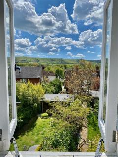 Great location South Downs home - 0