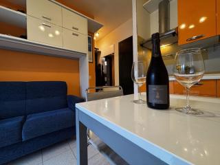 Bright apartment with pool near the sea - 4