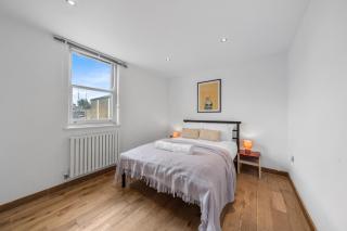 Tavistock Mews by Artsy - 4