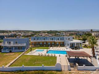 Azure Seaside Apts - 7