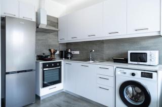 Azoria - Stylish 1-BR Apartment & Balcony in Kiti - 8