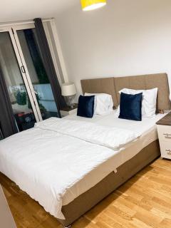 London Luxury Self-Catering Apt with Sleep 6 - 4