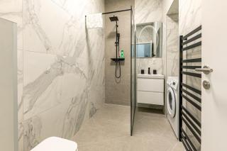 Compact Luxury by JR City Apartments - 6