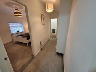 Cosy and Modern 1BR House in Stoke with Sofa Bed - 1