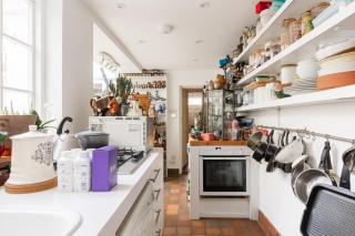 New! Charming 1BR Maisonette with Garden in Hampstead - 4