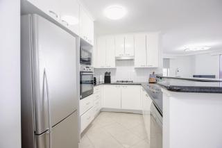 Pyrmont 2 Bed Apartment - Prime Location w parking - 9