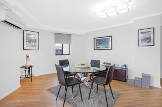 Pyrmont 2 Bed Apartment - Prime Location w parking - 5
