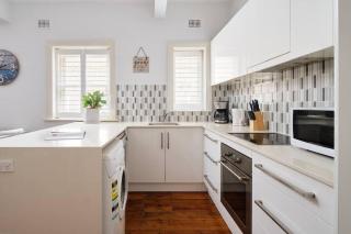 Edward Escape - Short Walk to Beach - 5