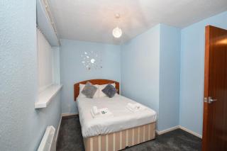 Bright & Spacious 2 Bedroom Apartment in Preston - 7