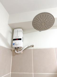 One br cozy resort style condo sunset view balcony Robinson Las Pinas with free parking - 4