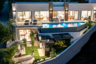 JX 25 sea view Villa private pool is located in a bustling area - 0