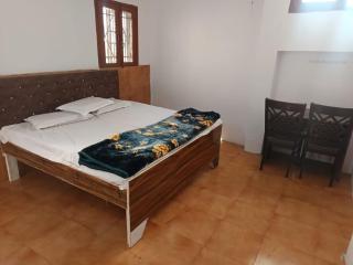 Astha Resturent pragti bhavan - 1