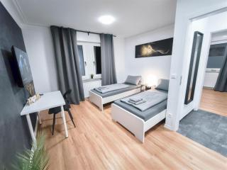 ALFA Stuttgart Apartment 4 Zimmer 4BR TV WIFI WM nahe Wasen & Daimler l 7Beds I 8 people I Kitchen l Bathroom l Eigene Küche und Bad AS125A2 - 1