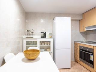 Balcón, luminoso, casco viejo, junto al ayuntamiento - 1