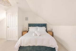 Victorian Queens Park 3BD Maisonette - 3