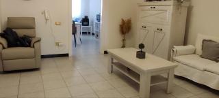 Natural light everywhere 2 bedrooms kitchen and living room - 2