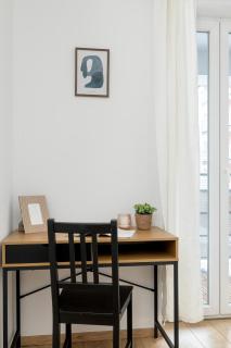 Klimatyzowany Apartament z Balkonem i Przestrzenią do Pracy Lokalizacja Blisko Wisły by Noclegi Renters - 7