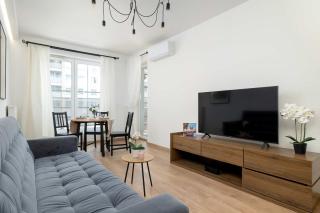 Klimatyzowany Apartament z Balkonem i Przestrzenią do Pracy Lokalizacja Blisko Wisły by Noclegi Renters - 5