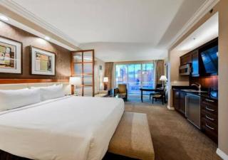 Penthouse Corner 2-BR Suite at Signature MGM Grand - Las Vegas - 0