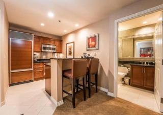 Penthouse Corner 2-BR Suite at Signature MGM Grand - Las Vegas - 5