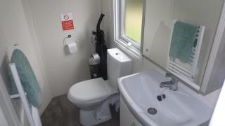 Cosy 3 Bedroom Lodge at Avonvale Holiday Park - 4