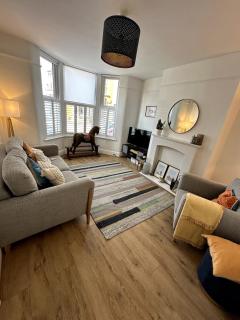 Cosy Victorian 2 bed - Nr Penny Lane with parking - 0