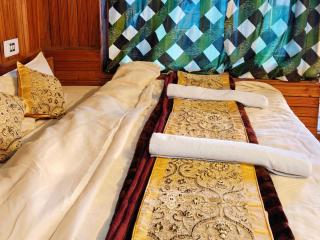 Oran Stays Shoja - 1