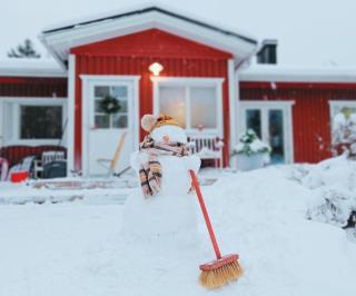 Red wooden house in Rovaniemi - 7