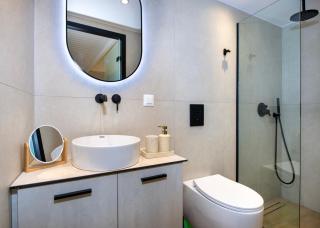 Bow Complex Apartment- In the Heart of Old Harbour - 6