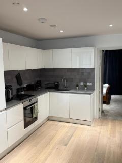 Skyline Serenity Docklands Penthouse by Quibid Stays - 1