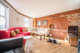 The Knoll, Alderton - 5