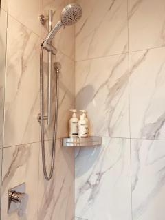 Urban Retreat in Central City - 8