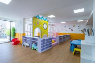 Stylish 3BR apartment with majestic skyline views - 9