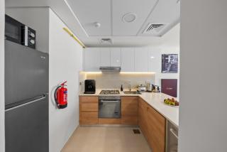 Luxury Radiant Bay Residence - Abu Dhabi - 8