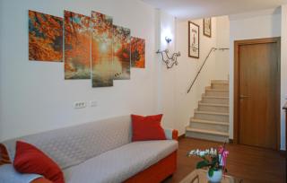 3 Bedroom Awesome Apartment In Peglio - 9