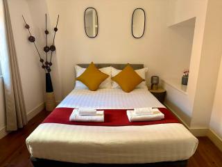 Cozy Alfama Apartment - 9