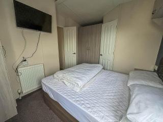 Homely 6 Berth Caravan In Essex At St Osyth Beach Holiday Park Ref 28025Td - 1