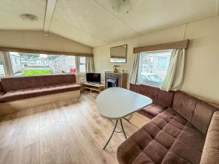 Lovely 6 Berth Caravan At Seawick Holiday Park, Essex Ref 27005Mv - 4