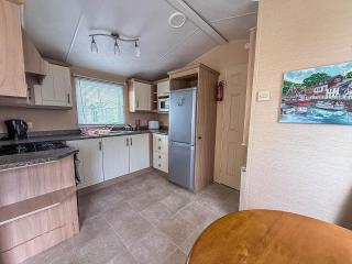 Cosy 6 Berth Caravan At St Osyth Beach Holiday Park In Essex Ref 28001Y - 6