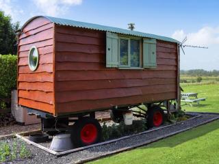 Glan Tywyn Shepherds Hut - 4