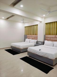 Hotel Orchid Inn - 3