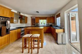 Gt. Marlow TownHouse- Families, Pets & Contractors - 8