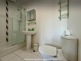 Gt. Marlow TownHouse- Families, Pets & Contractors - 2