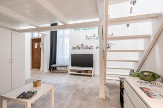 BpR Vinyl Style Studio Home with A/C - 6