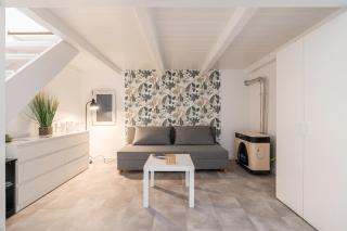 BpR Vinyl Style Studio Home with A/C - 9