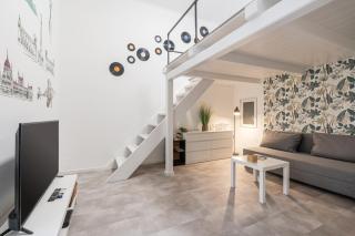 BpR Vinyl Style Studio Home with A/C - 5