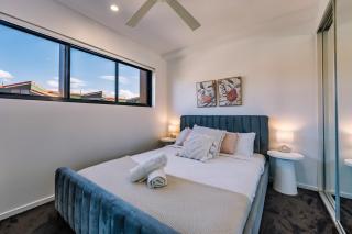 Gorgeous and Spacious 2BR Beach Apartment with Pool - 5