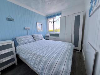 Wight Waves Holidays - Sandown - 4