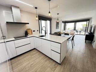 Stunning Modern Villa in Beautiful Punta Prima - 3