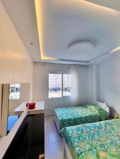 Cozy Corner Apartment - 0